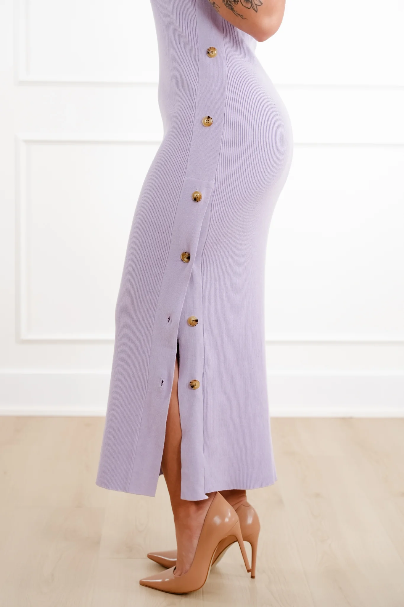 Ribbed Sleeveless Midi Sweater Dress with Button Accent - Image 5