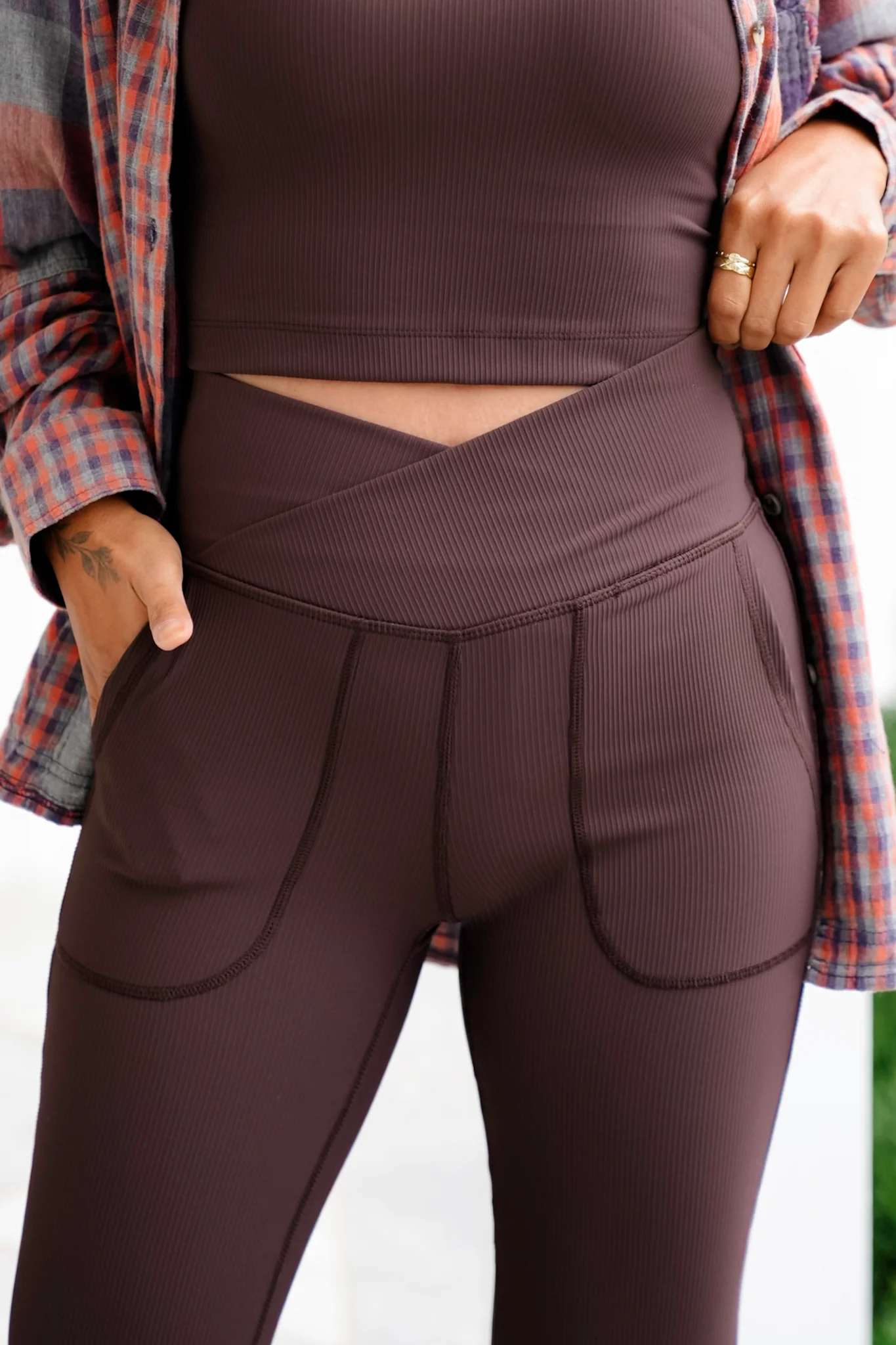 Ribbed V Waist Flared Leggings - Image 6