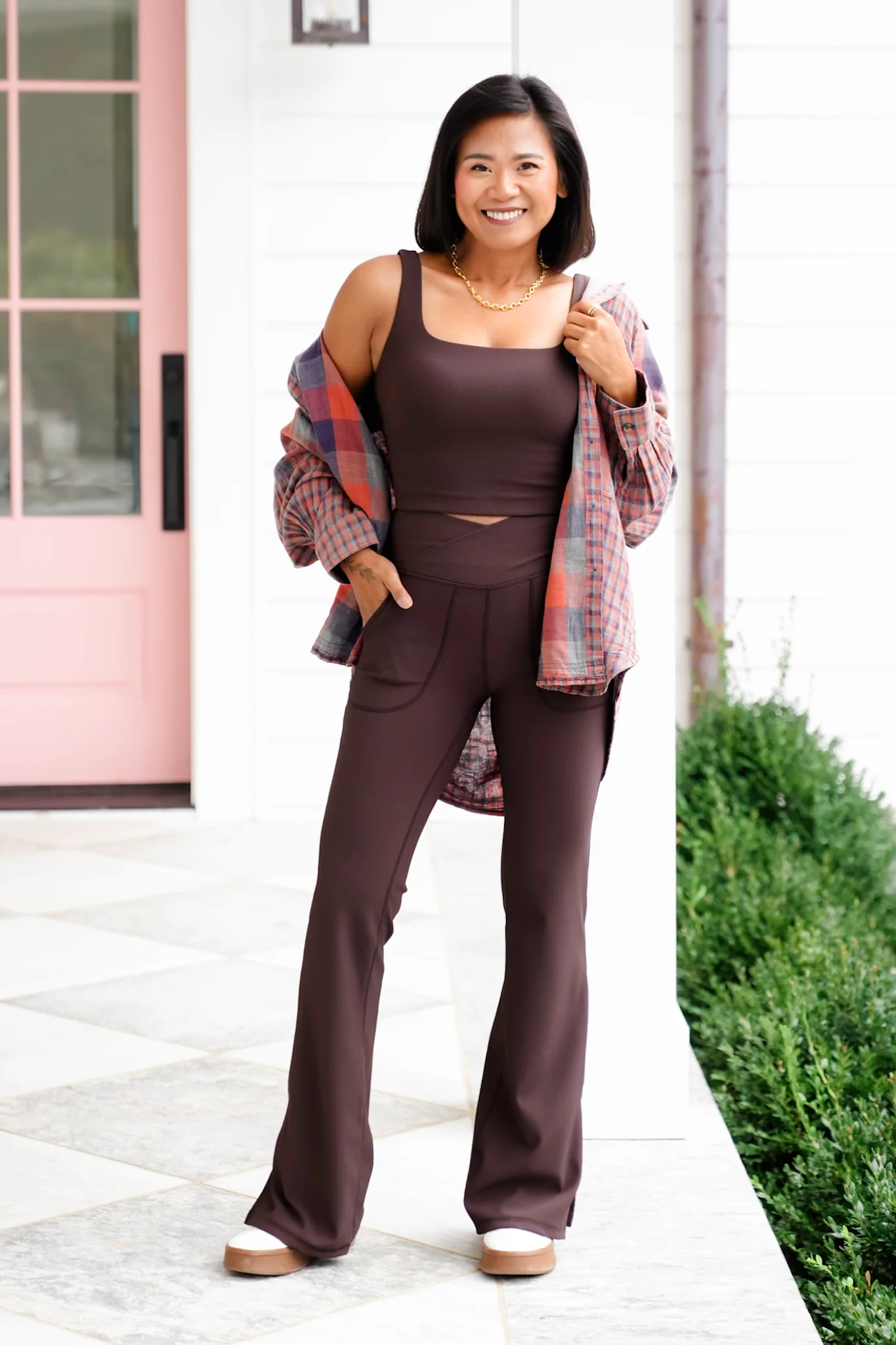 Ribbed V Waist Flared Leggings - Image 9