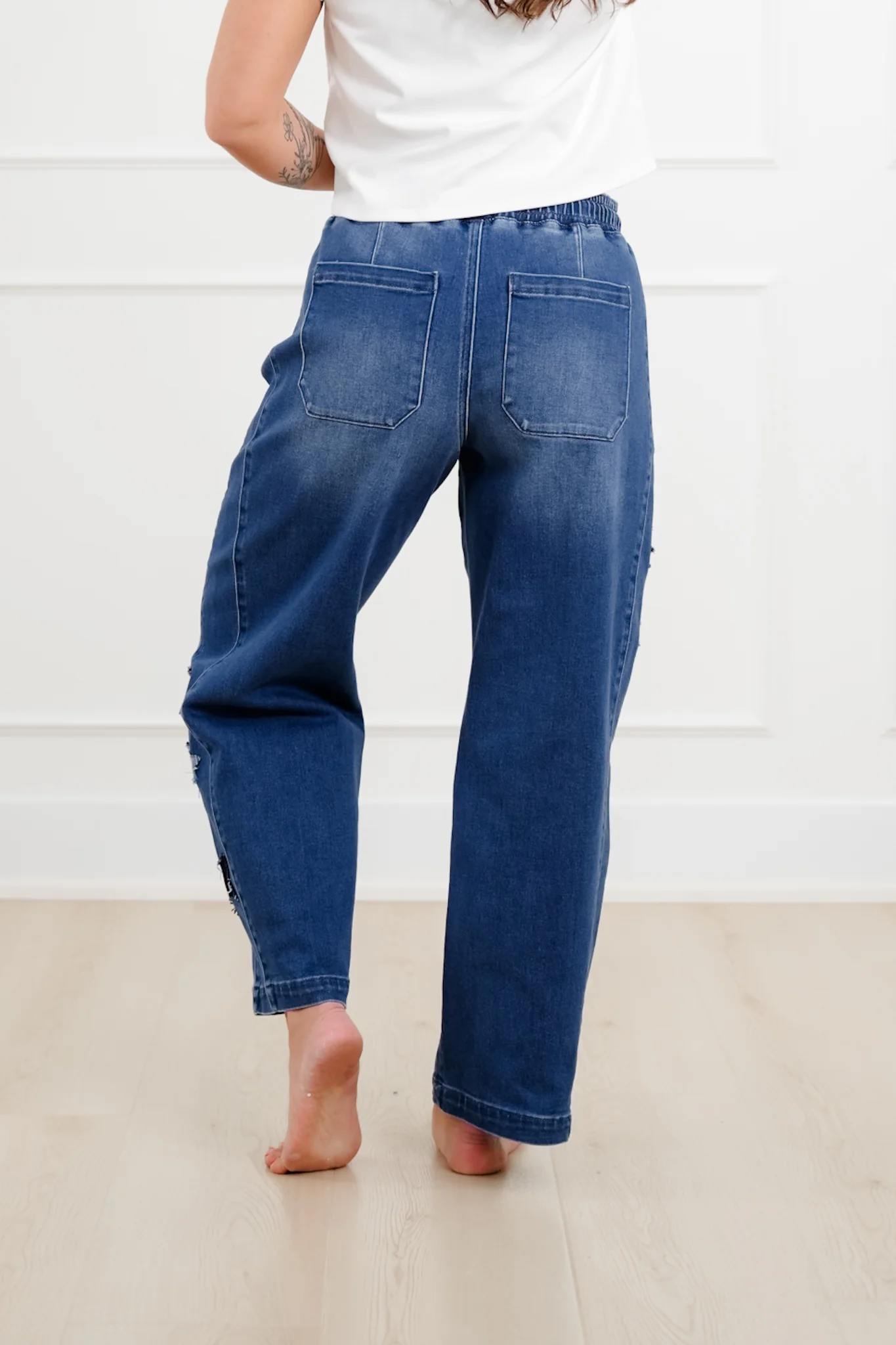 Risen Dark Wash Elastic Waistband Slouchy Barrel Star Patch Jeans - Image 4