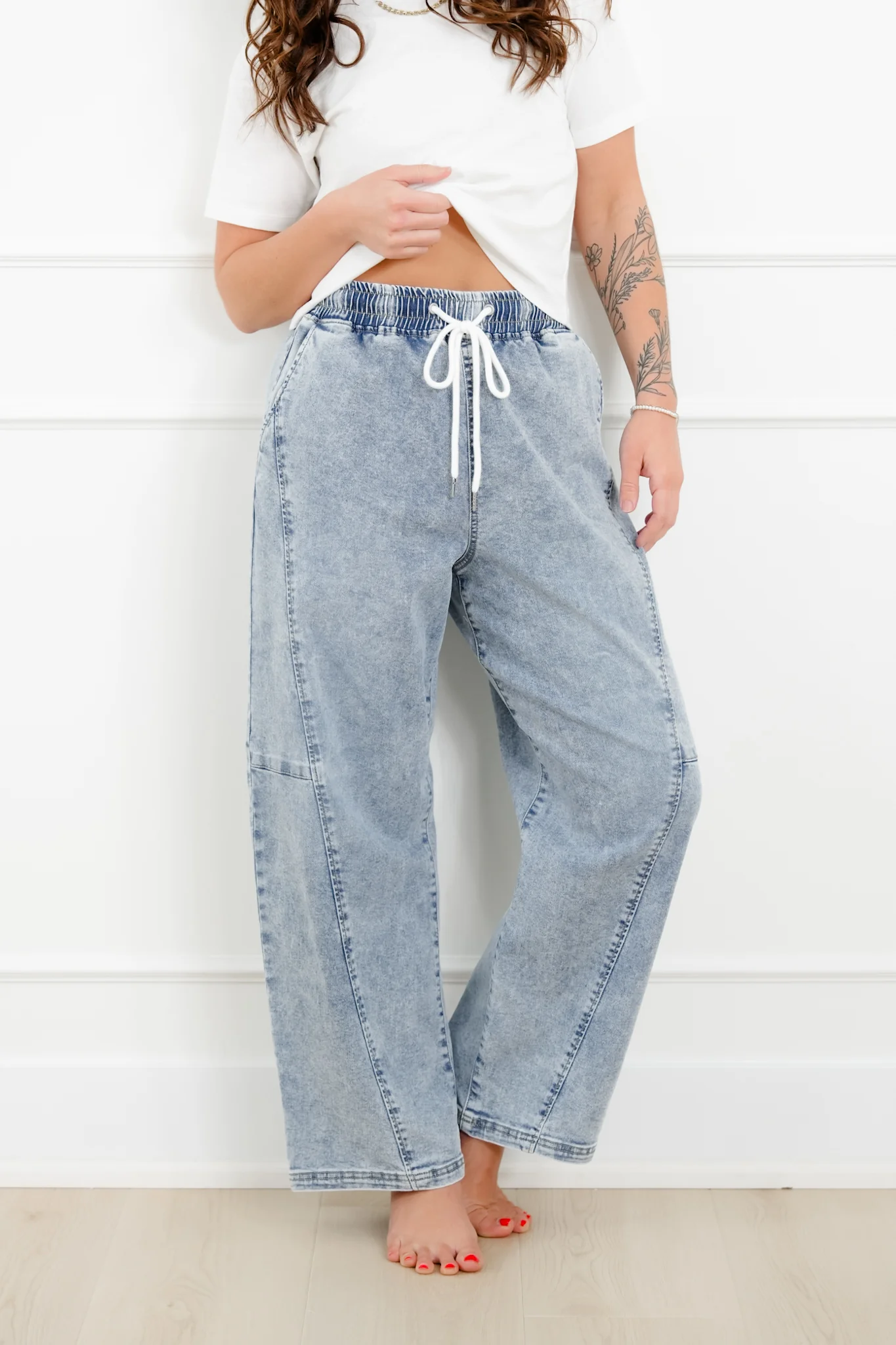 Risen Mid Rise Light Wash Elastic Waistband Barrel Jeans with Front Seam - Image 9