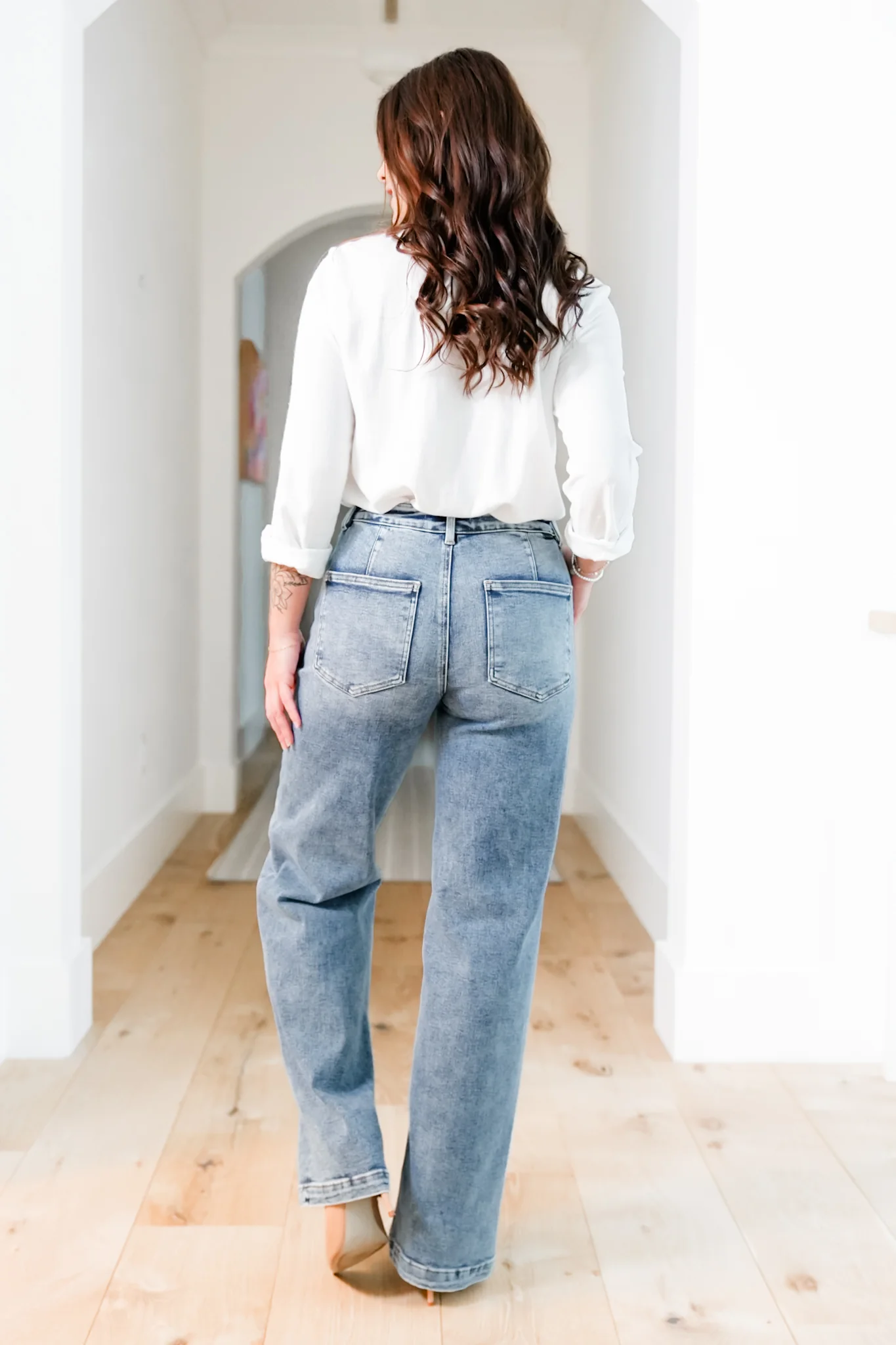 Risen Mid Rise Medium Wash Relaxed Fit Baggy Jeans with Patch Pockets - Image 4