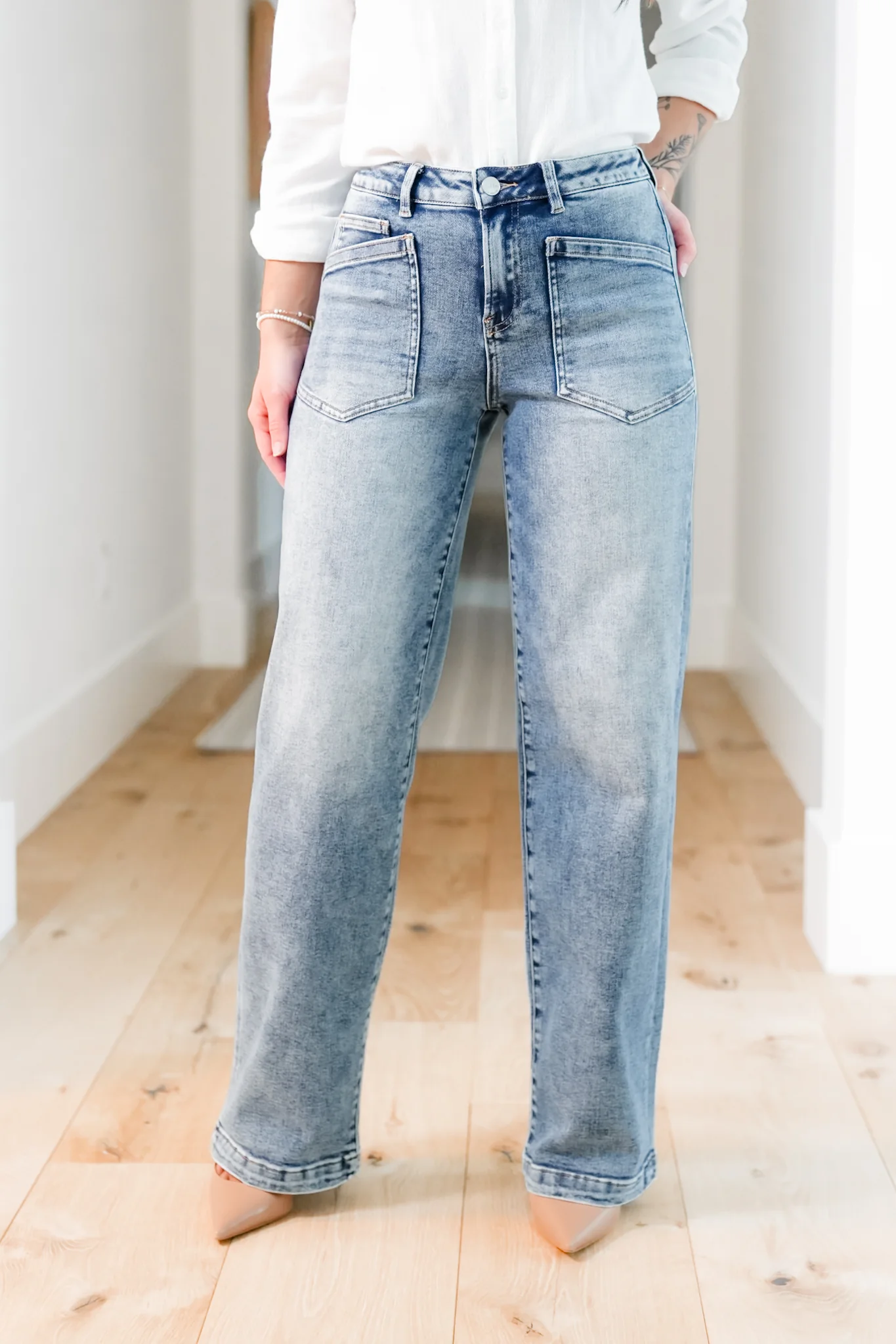 Risen Mid Rise Medium Wash Relaxed Fit Baggy Jeans with Patch Pockets - Image 9