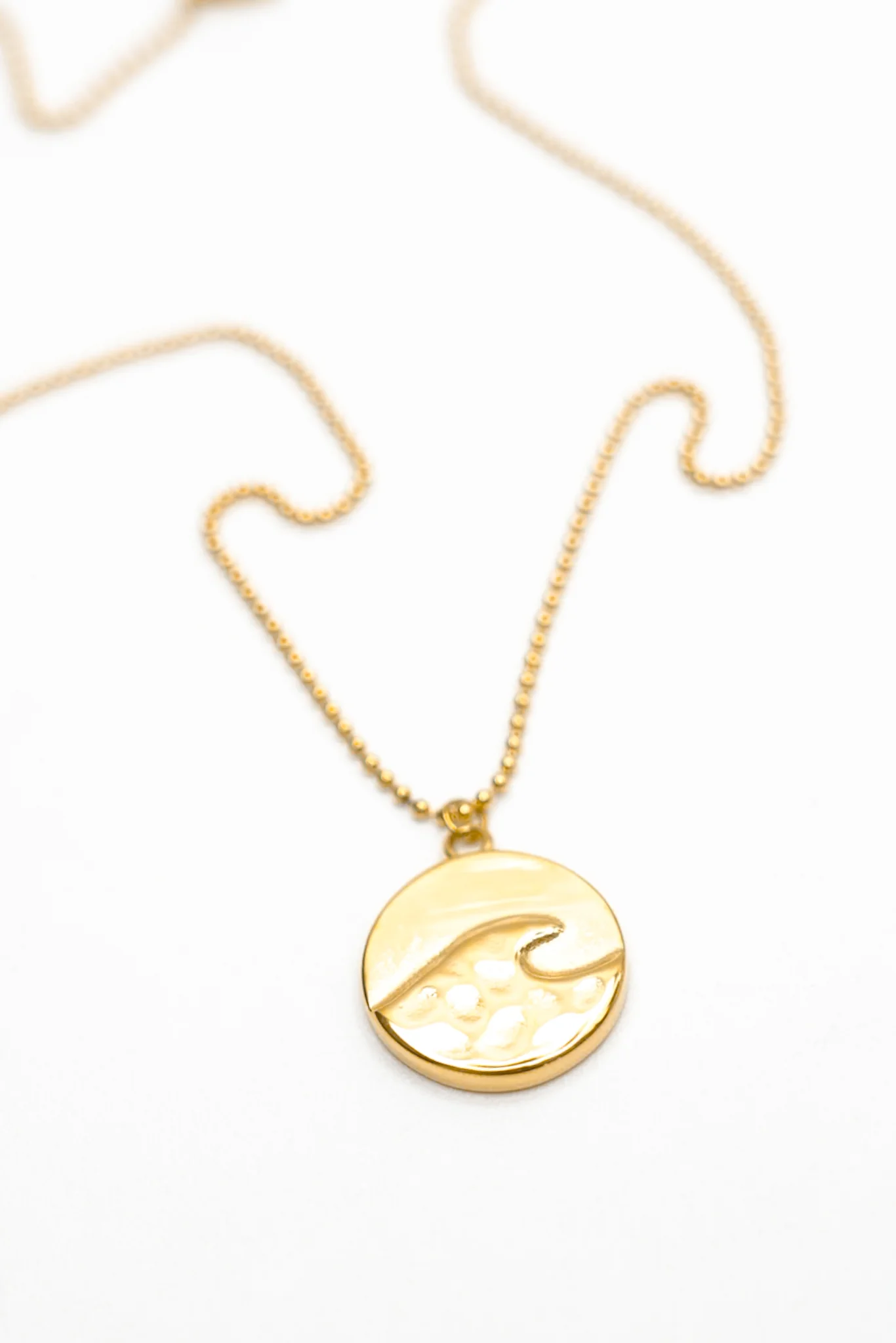 Salty Cali Wave Medallion Necklace - Image 2