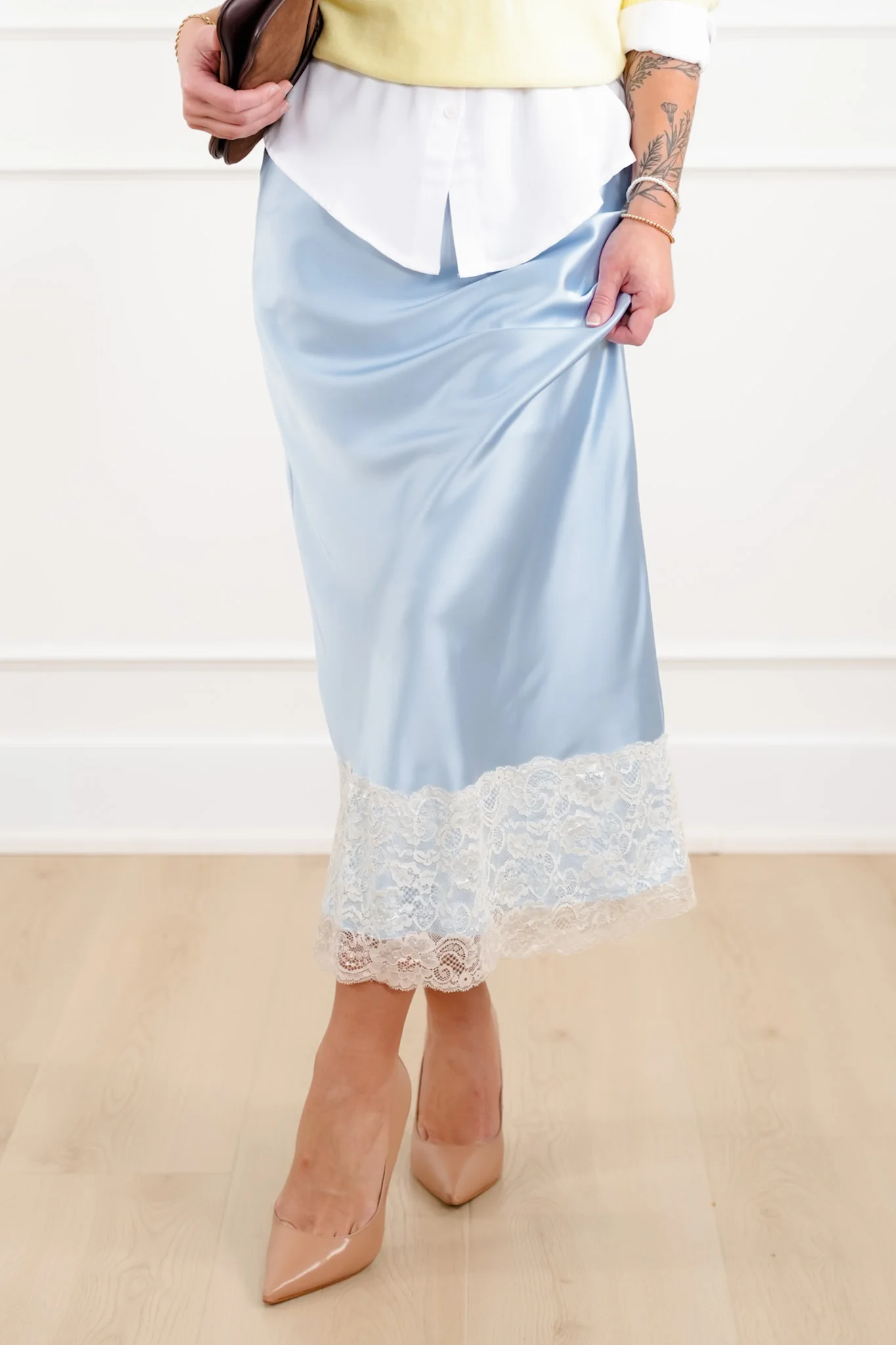 Satin Elastic Waist Midi Skirt with Lace Trim - Image 10