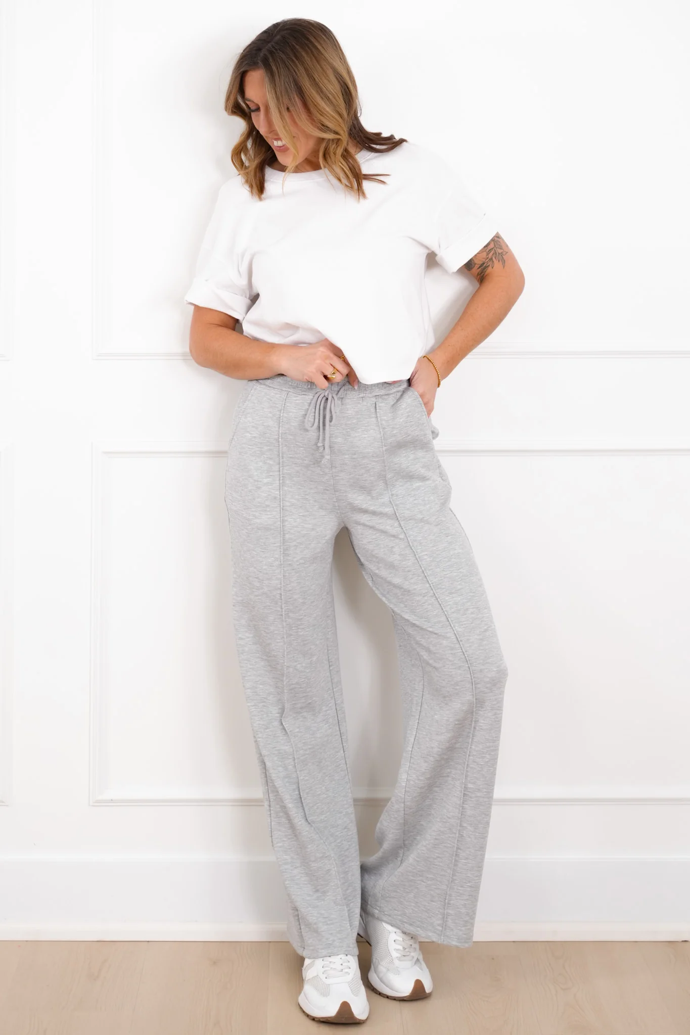 Smooth Knit Elastic Waist Pintuck Sweatpants - Image 4