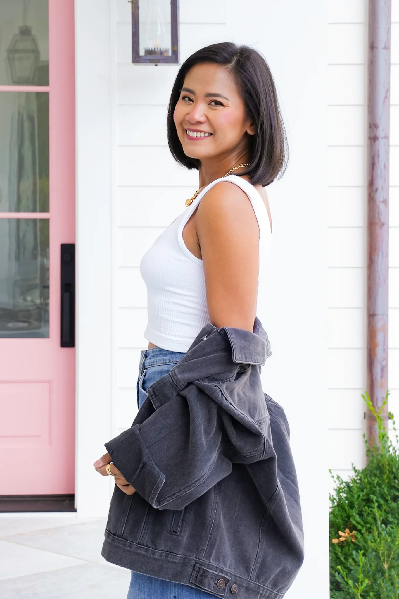 Seamless Finely Ribbed Reversible V/Scoop Neck Crop Tank Top - Image 3