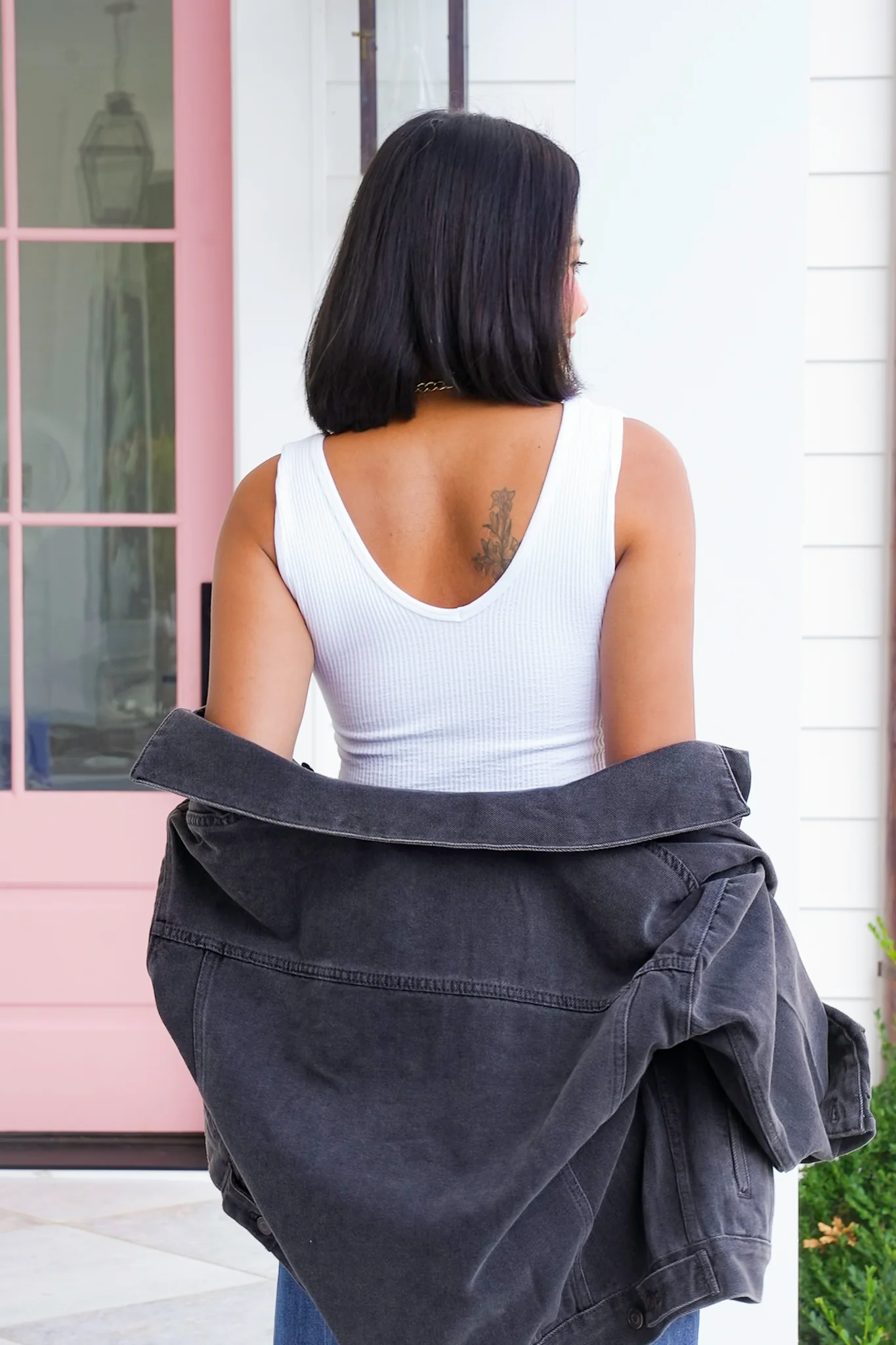 Seamless Finely Ribbed Reversible V/Scoop Neck Crop Tank Top - Image 4