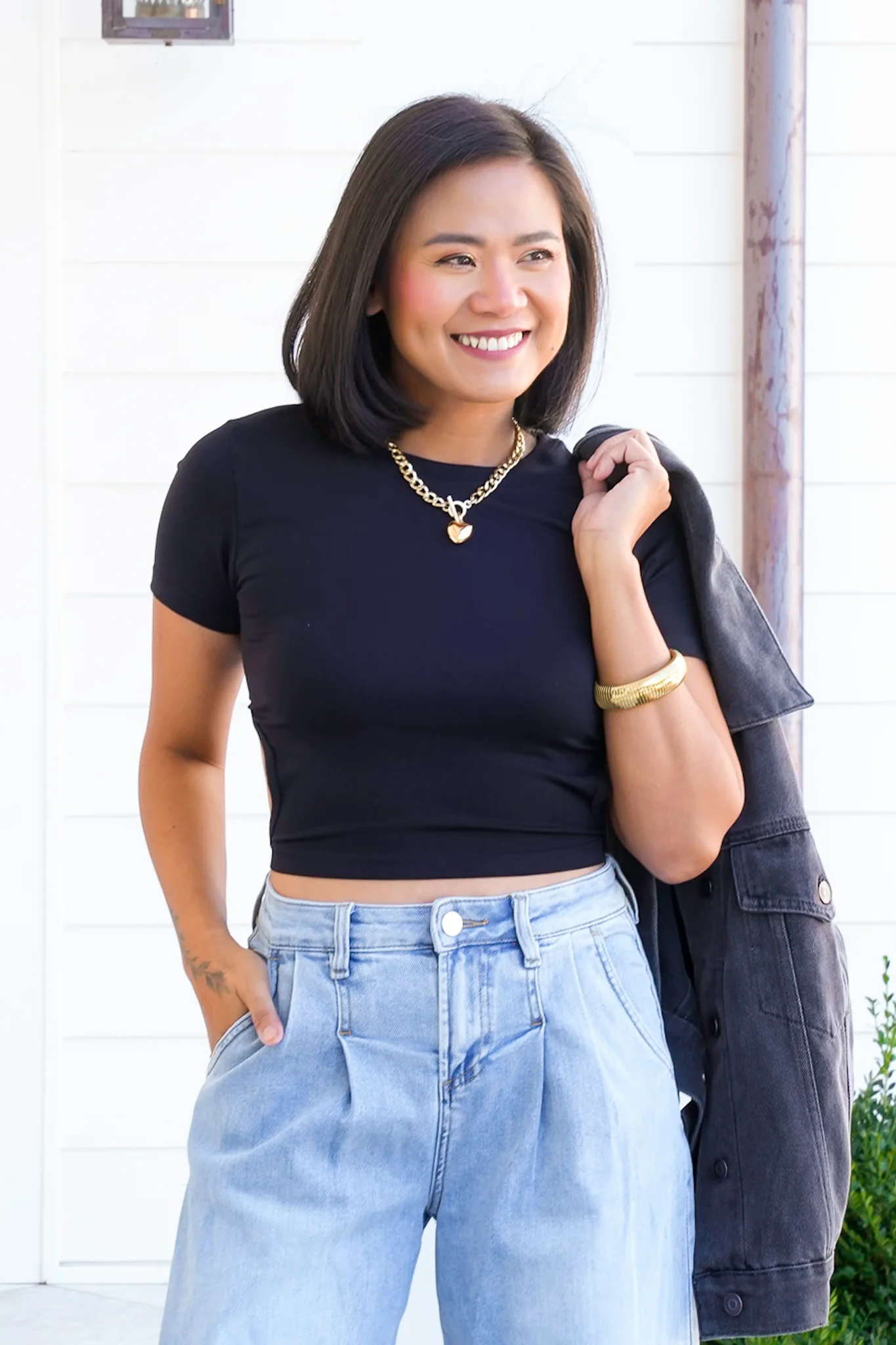 Short Sleeve Open Back Crop Top - Image 2
