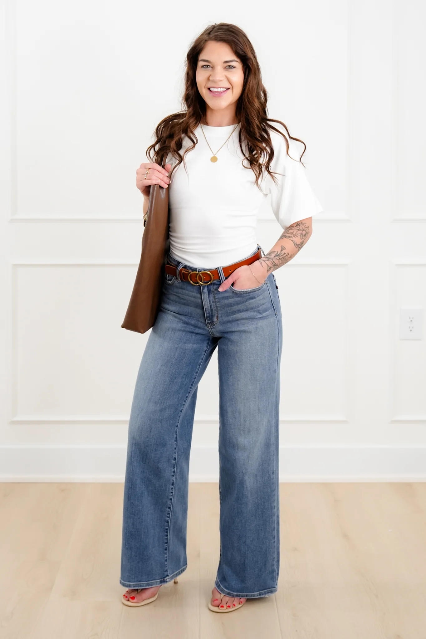 Short Sleeve Round Neck One Sided Ruched Knit Top - Image 2