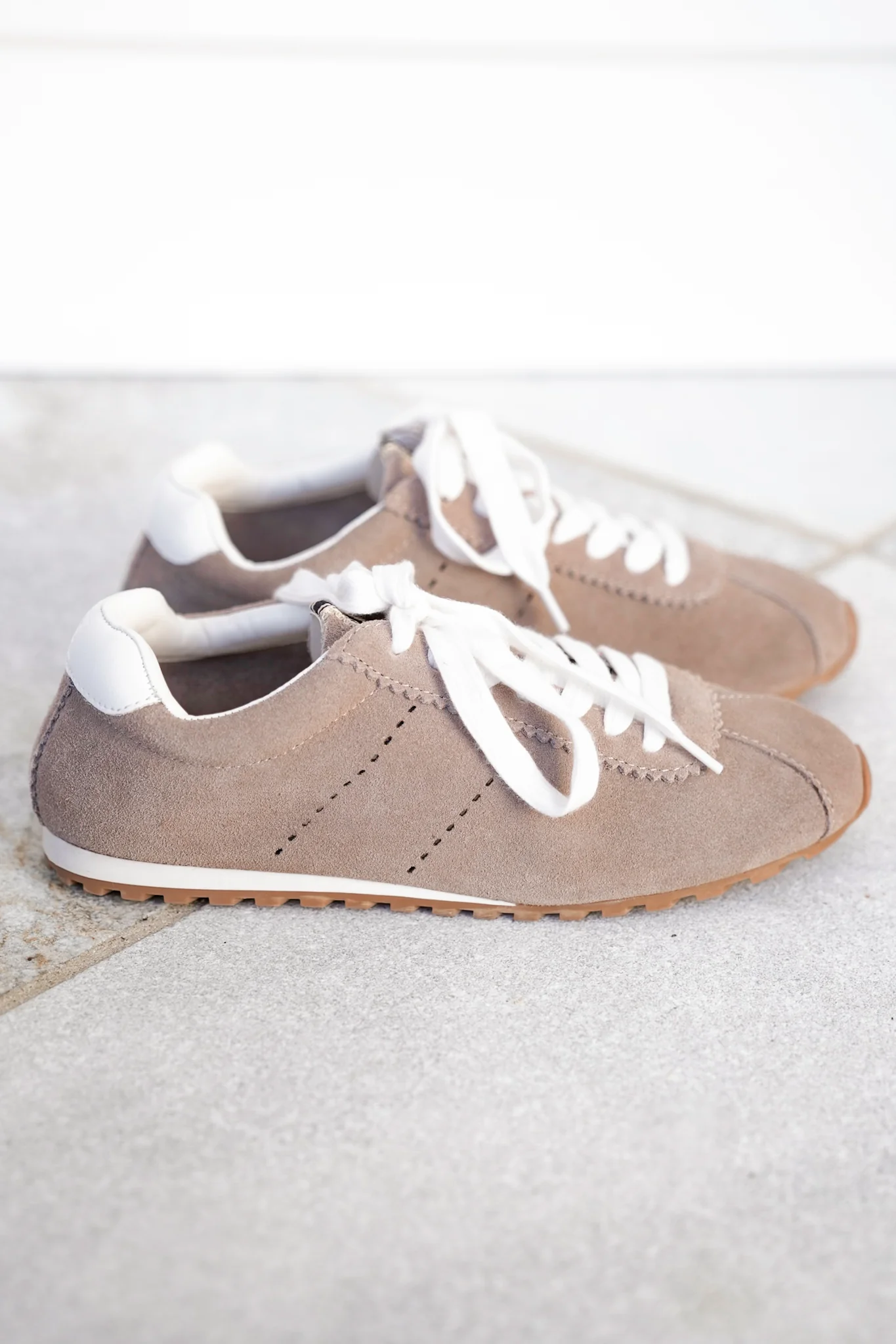 Shu Shop Retro Low-Top Suede Sneakers - Image 5