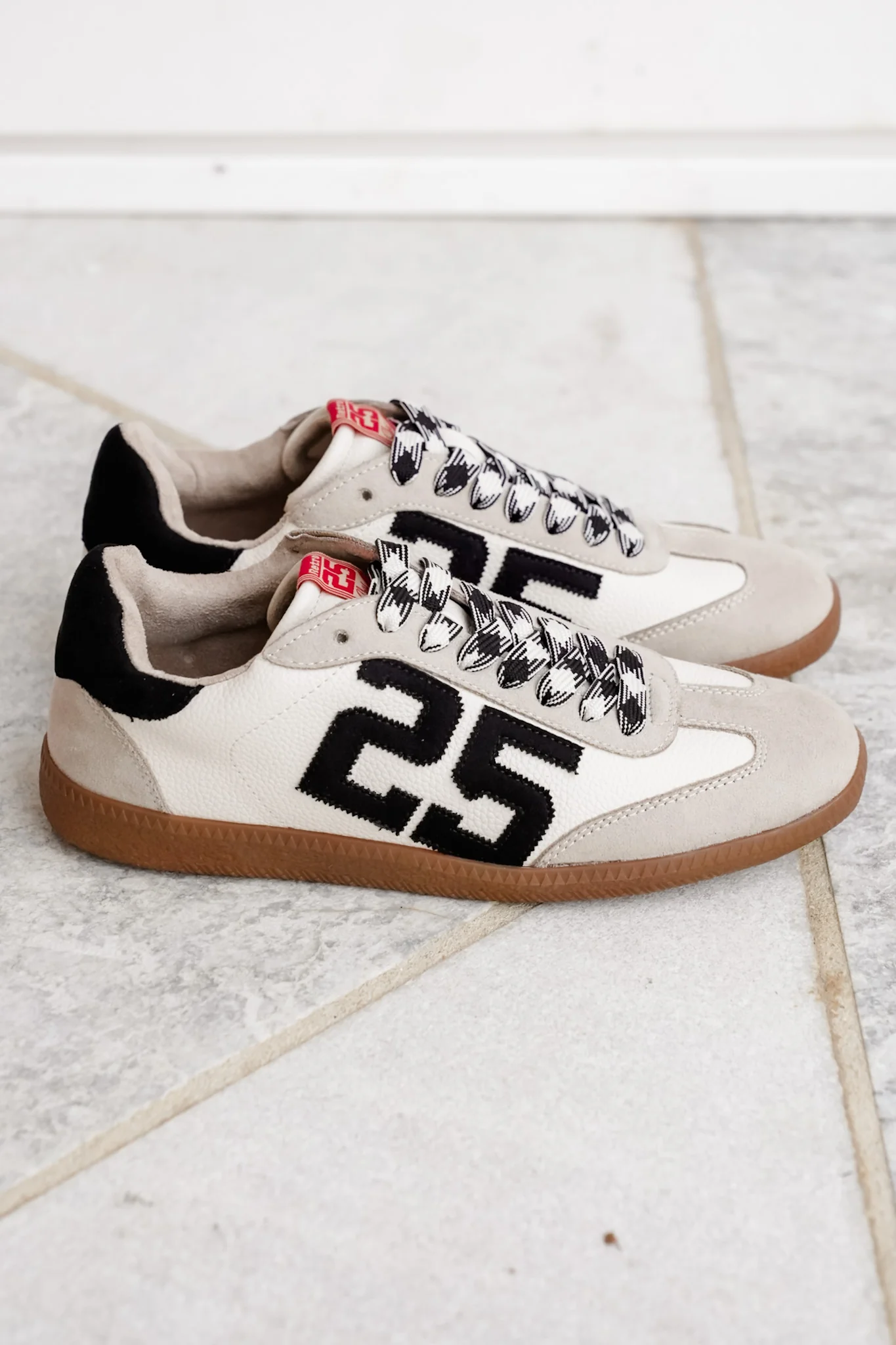 Shu Shop Vintage Style Suede Sneakers with Contrast 25 - Image 4