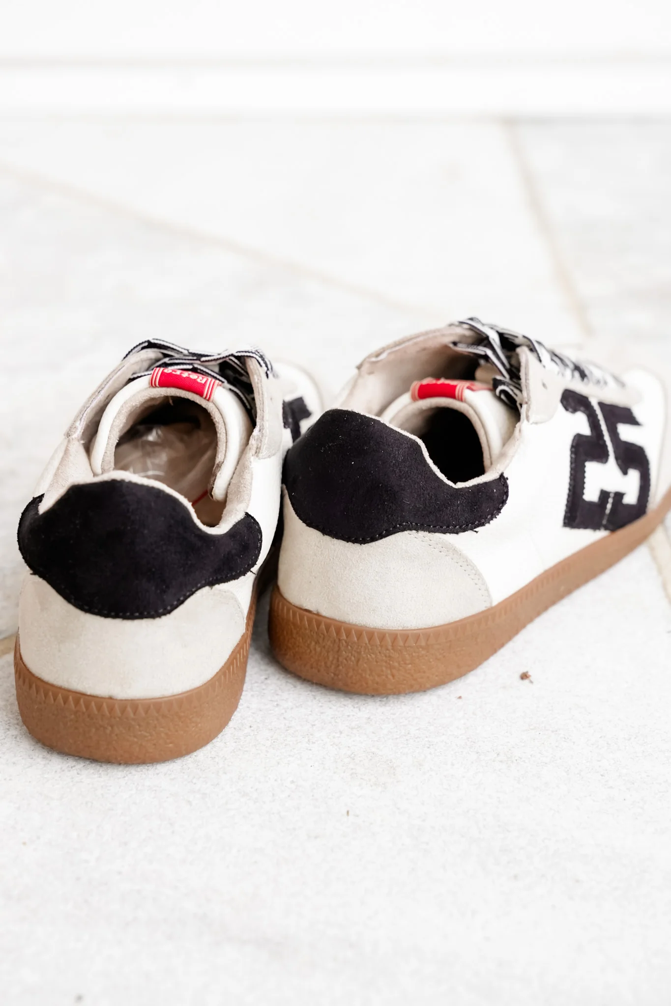 Shu Shop Vintage Style Suede Sneakers with Contrast 25 - Image 5