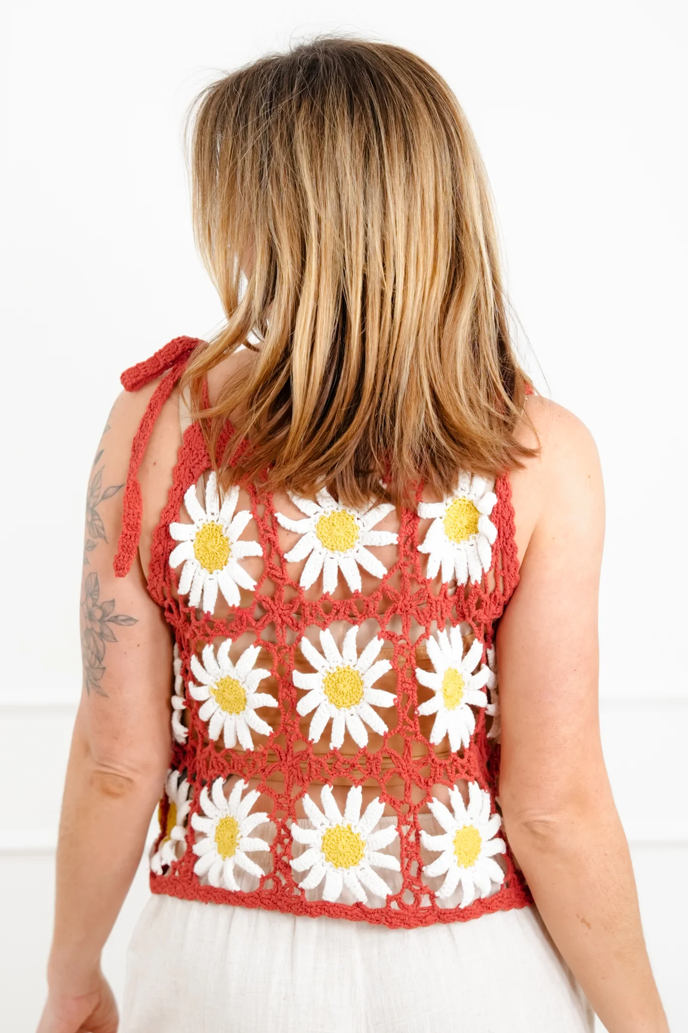 Sleeveless Daisy Crochet Round Neck Top - Image 4