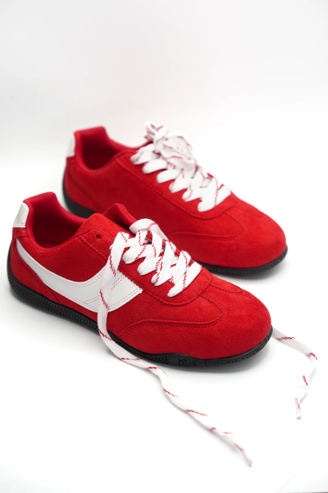 Sporty Lace Up Low Top Sneaker - Image 2