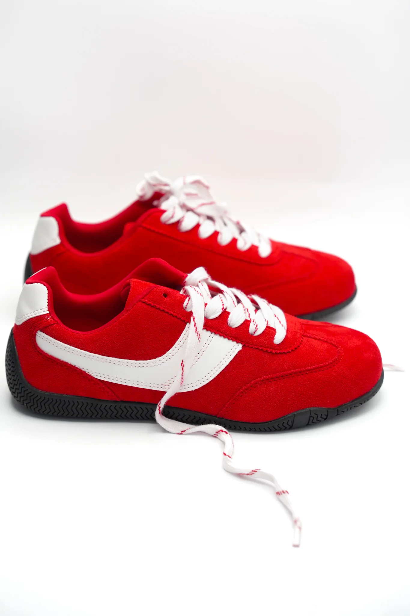 Sporty Lace Up Low Top Sneaker - Image 4