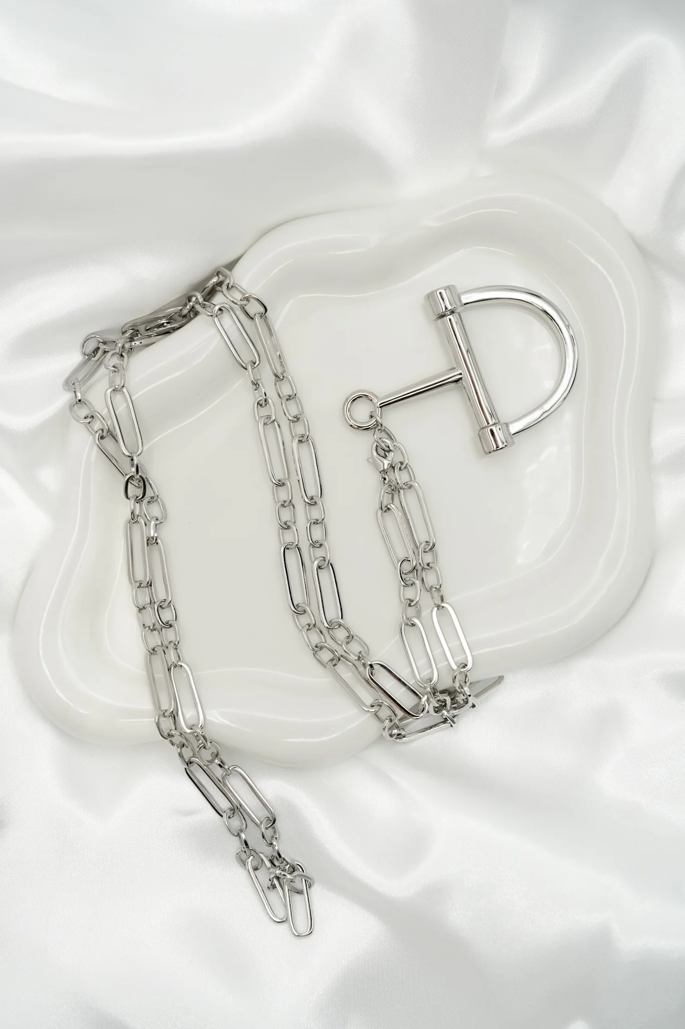 Stirrup Chain Necklace - Image 3