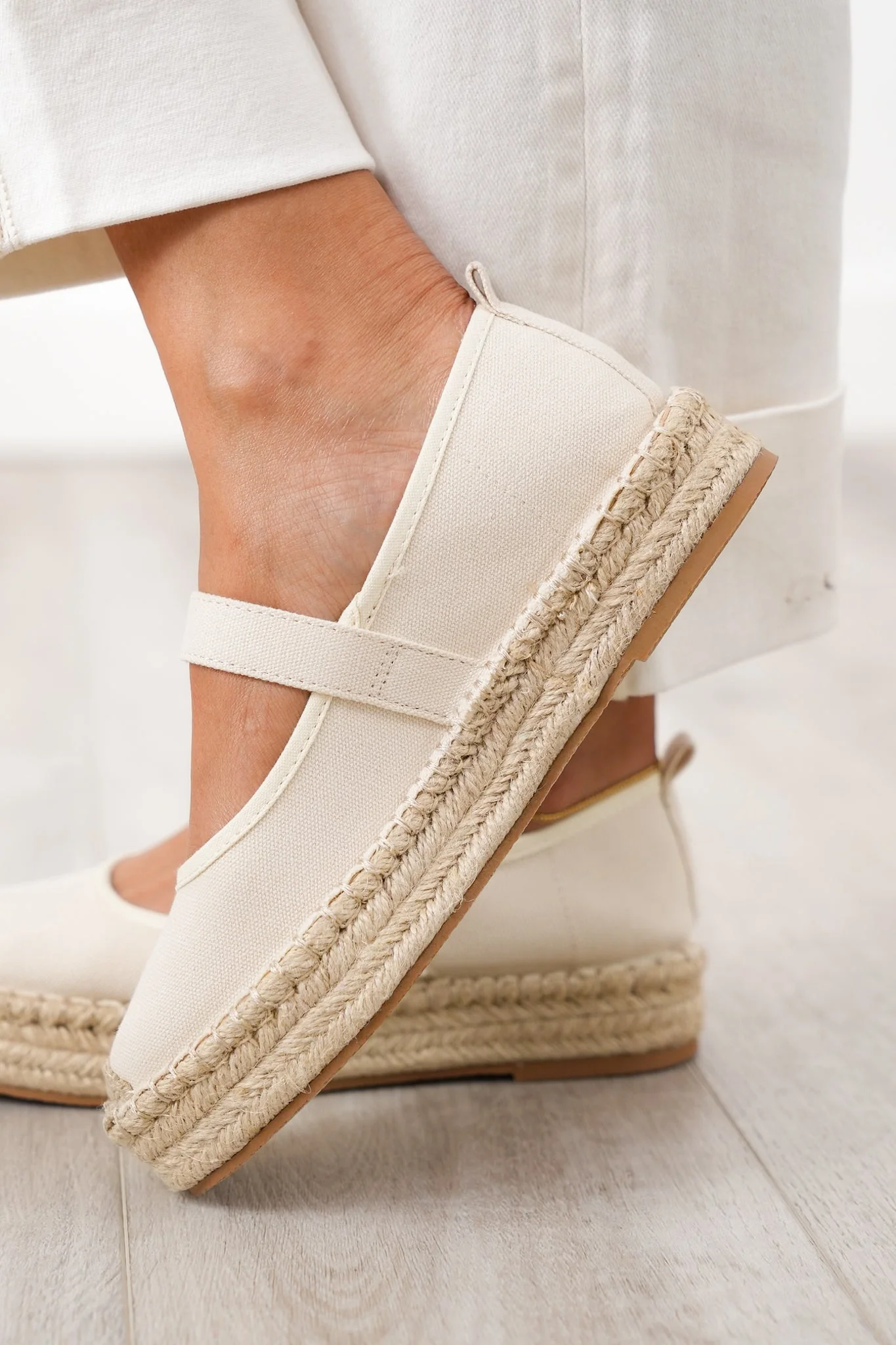 Stylish Platform Espadrille Flats with Gold Buckle Accent - Image 11