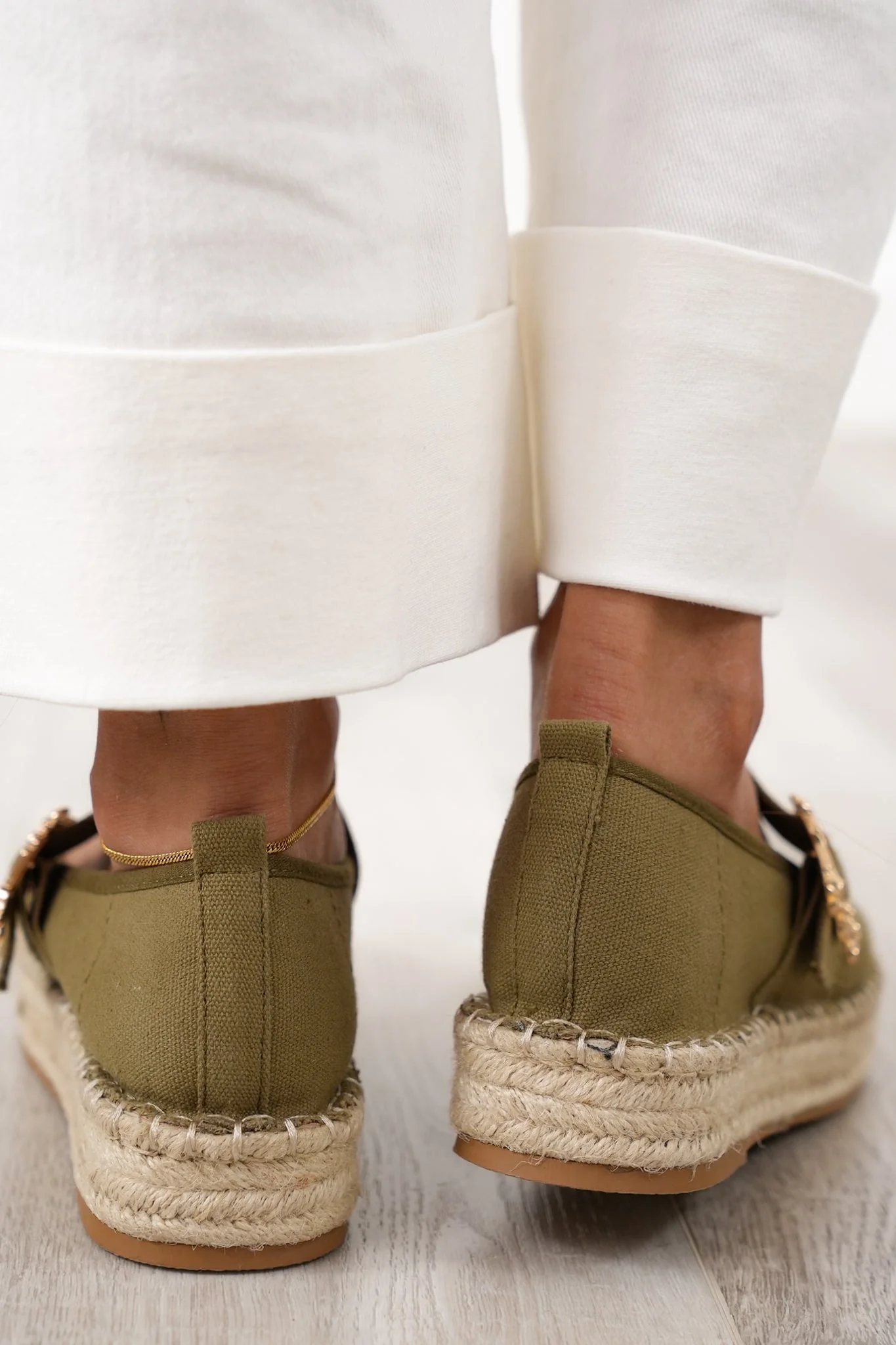 Stylish Platform Espadrille Flats with Gold Buckle Accent - Image 13