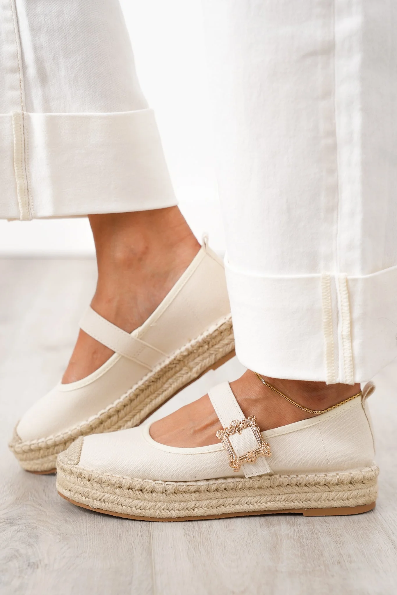 Stylish Platform Espadrille Flats with Gold Buckle Accent - Image 2