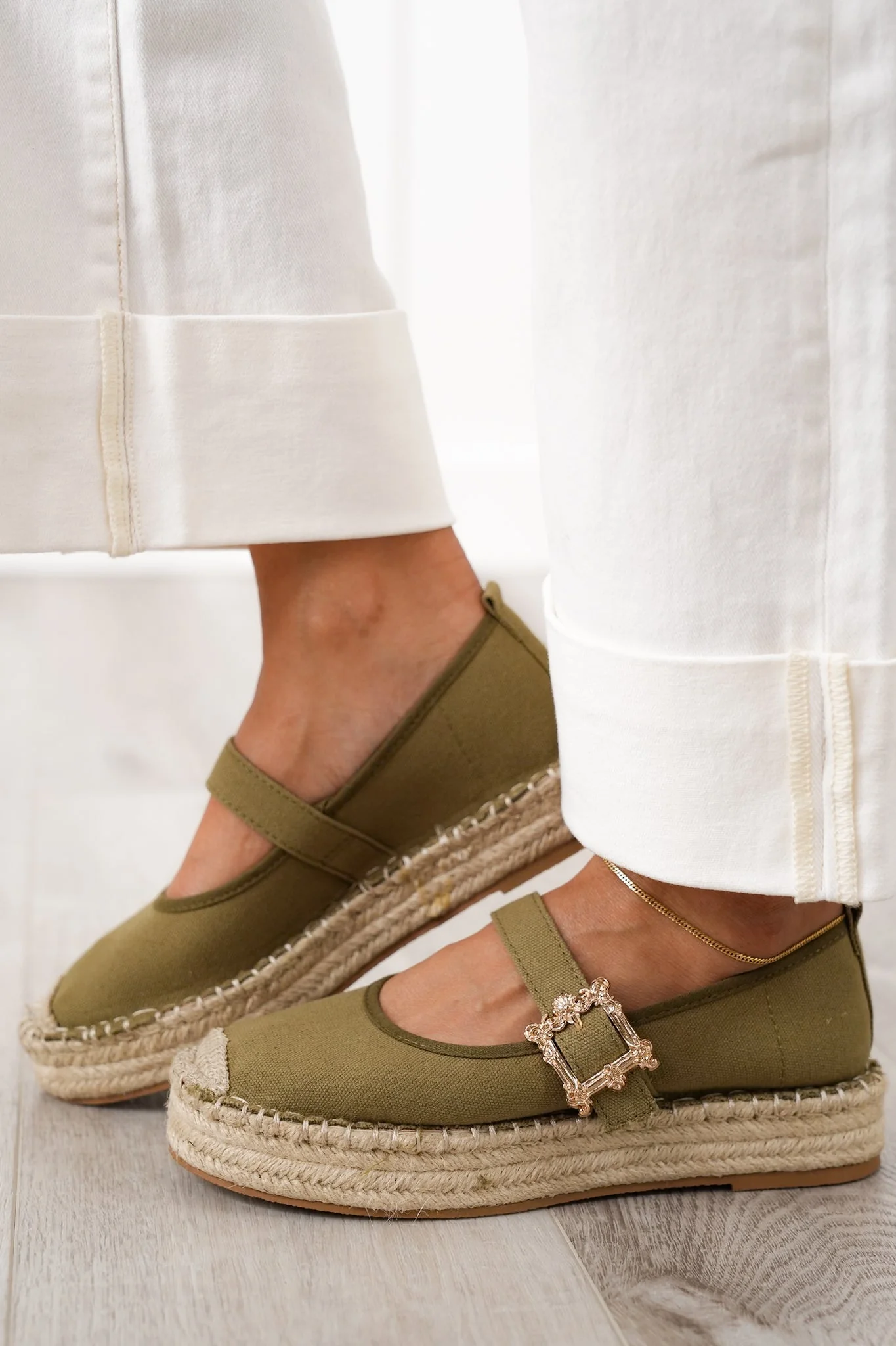 Stylish Platform Espadrille Flats with Gold Buckle Accent - Image 4