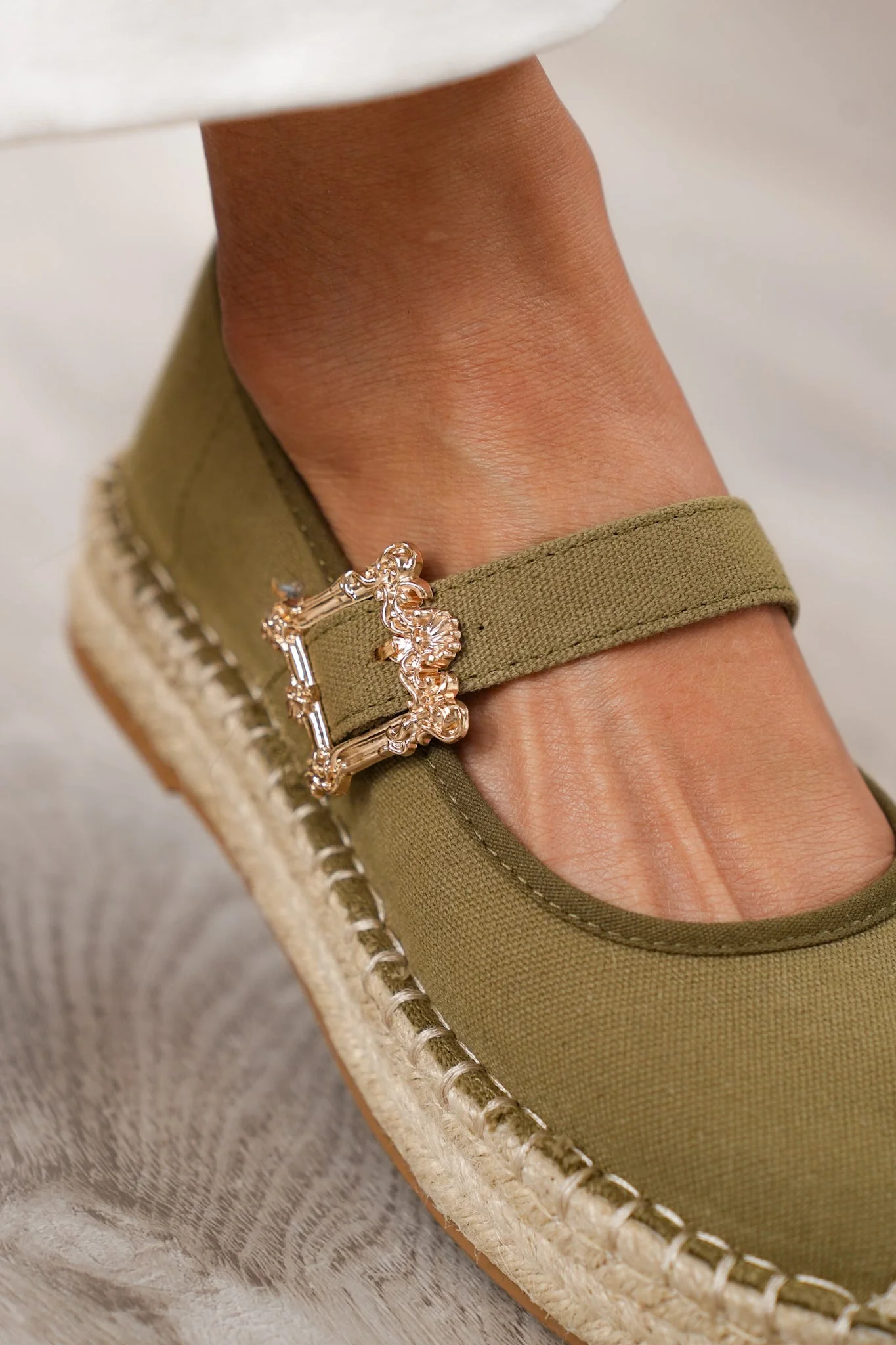 Stylish Platform Espadrille Flats with Gold Buckle Accent - Image 5