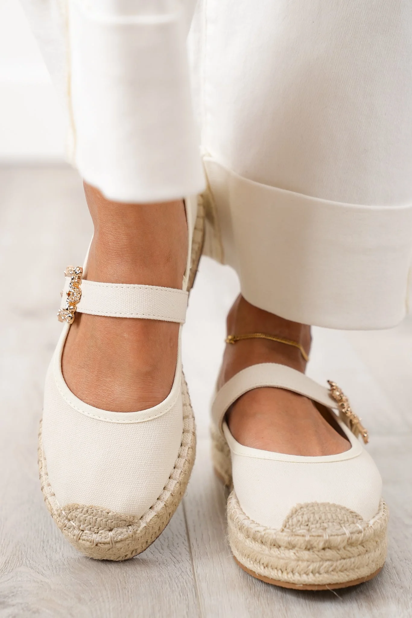 Stylish Platform Espadrille Flats with Gold Buckle Accent - Image 7