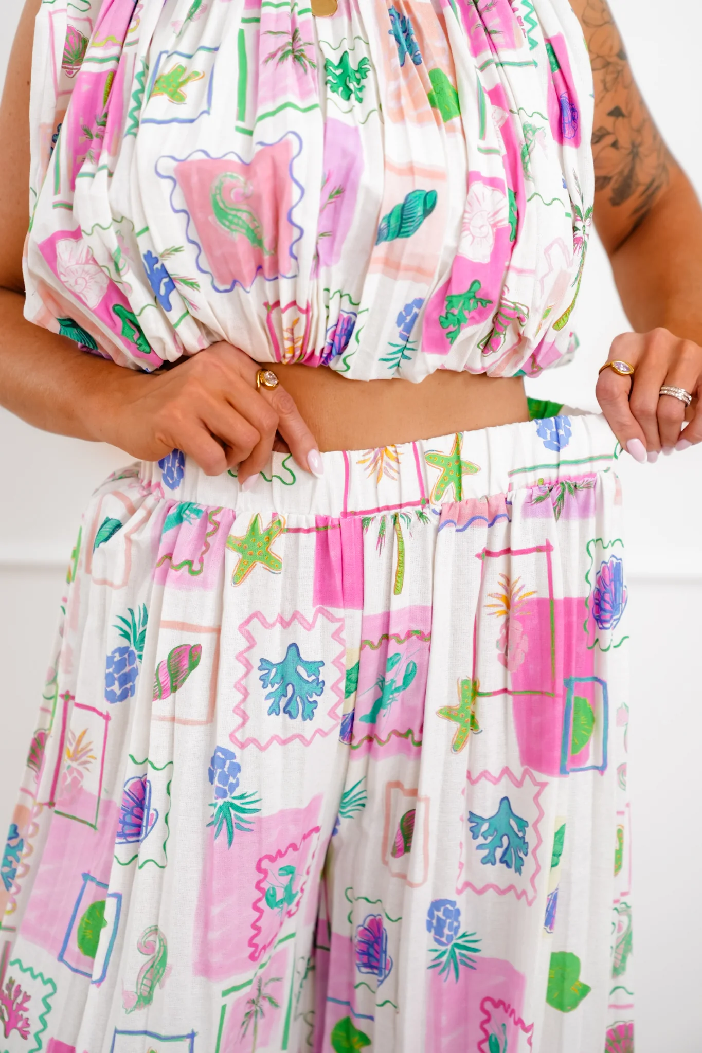 Tropical Print Elastic Waist Pleated Flowy Pants - Image 8