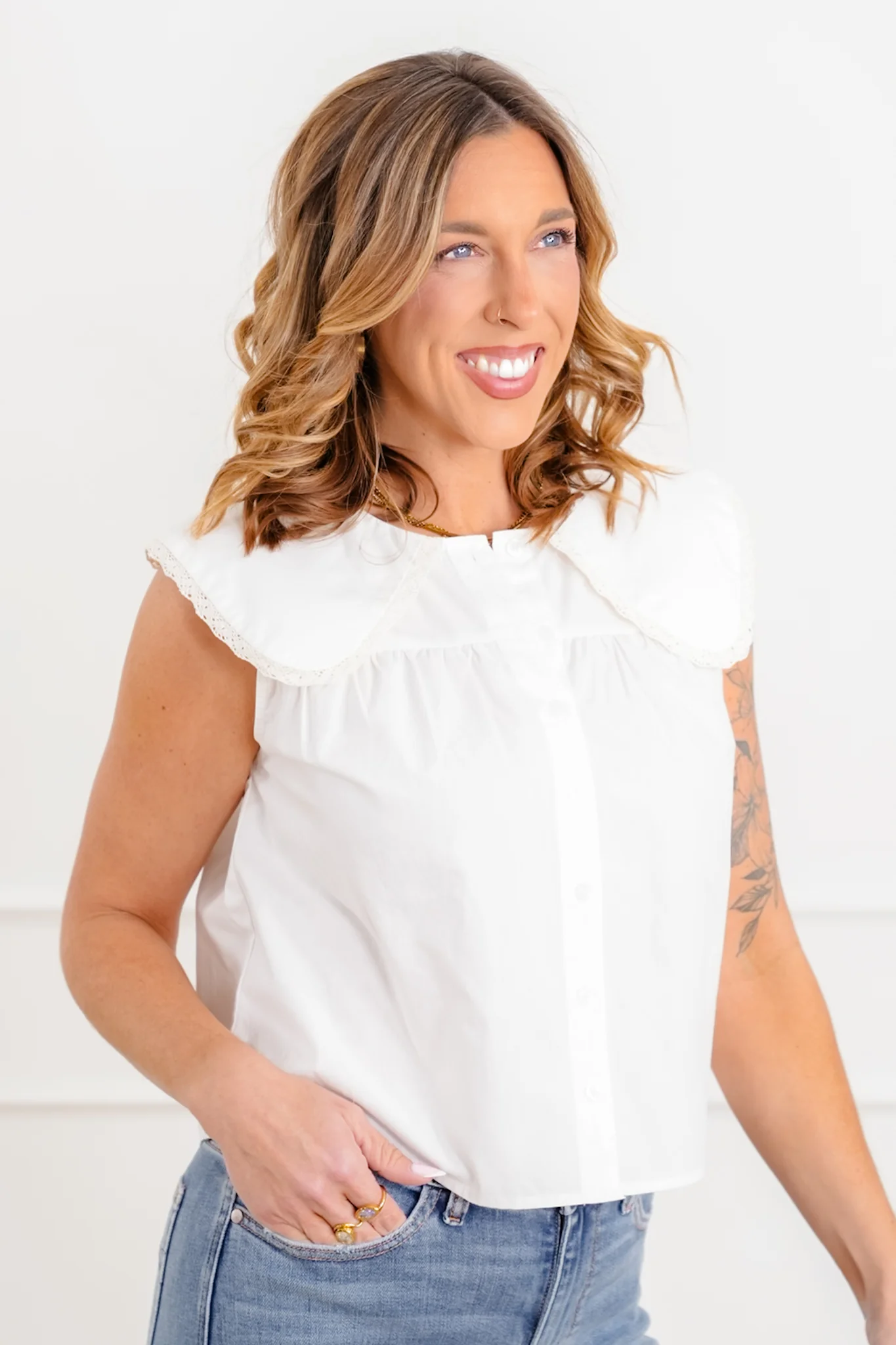 White Sleeveless Button Down Blouse with Peter Pan Collar - Image 4