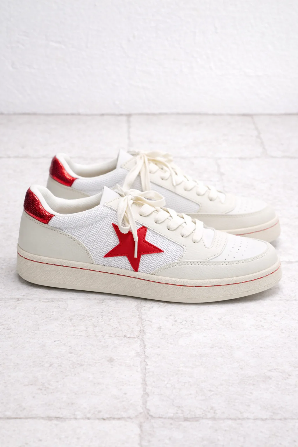 Yellow Box Retro Star Detail Lace Up Sneaker - Image 2